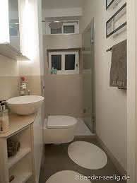 Eine gute möglichkeit, ein kleines damit dieser wohntrend nicht wie wild zusammengeschustert aussieht, sollten sie zum beispiel mit einem durchgehenden boden für ein. 3 Qm Bad Einrichten Beispiele Ideen Baeder Seelig