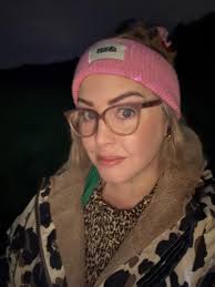 Today marks a milestone!! I have finished my first pass (35 weeks!) of  @invisalign_uk with the incredible Billie-Jean Rainey @newrowdental And  here's a vulnerable post