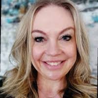 Jenn Mack's Instagram, Twitter & Facebook