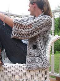 Open Knit Button Up Sweater Made With Super Chunky Yarn I Love The Fact That This Sweater Actually Appears To Be Fitted Orgu Krose Dikisler Hirkalar