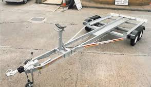 We have talked about keels, but we never mentioned bilge keels!bilge keels are sailboats with two keels that look like little legs on the sides of the boat. Bk2000 Bilge Keel Boat Trailer Sbs Trailers Great British Boat Trailers