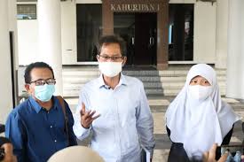 Dprd Kota Surabaya Dukung Unair Terkait Temuan Kombinasi Obat Covid 19 Unair News