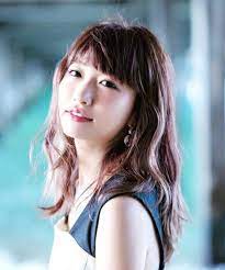 あいのり桃さんが6月に結婚することを発表 お相手はどんな人桃さんが着たいウェディングドレス8スタイルもご紹介 ウェディング ウェディングフォト カラードレス シンプル