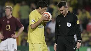 So foot fête ses dix ans cet été, l'occasion de revenir sur dix ans de foot saison par saison. Villarreal Recuerda Con Una Foto De Riquelme La Noche Que Pudo Cambiar La Historia Tn