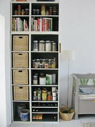 Astuce De Rangement Cuisine Pour Mieux Utiliser L Espace Decorations Pour La Maison Rangement Cuisine Rangement Ouvert Cuisine Astuce Rangement