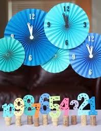 Use Countdown Party Decor Ring It In Right 7 Stylish New Year S Eve Party Ideas Yahoo Shine Neujhahrsfeier Silvester Silvester Party
