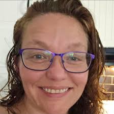 Hello group! I'm new here and am 28 days alcohol free!! I made it through  Thanksgiving at family's house. Wasn't as bad as I thought. But tonight is  a different story. There's