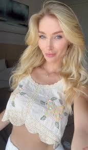 Cara is 1.24 miles from you 📍 👤(1) & sent a friend request