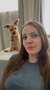 Momo le gourmand toujours présent ! 🐶 🍽️