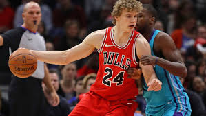View his overall, offense & defense attributes, badges, and compare him with other players in the league. Nba Lauri Markkanen Z Chicago Bulls Nie Zagra Przez Szesc Tygodni Sport Tvp Pl