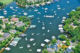 Gem remotes has been manufacturing boatlift controls since 1985. Stop Dock Shock New Coalition At The Lake Raises The Bar For Electricians Boating News At Lake Of The Ozarks Lakeexpo Com