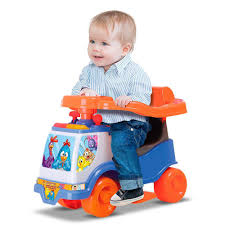 Que tal um dvd ou cd o brinquedo pião vai fazer do dia da galinha baby mais feliz e cheio de atividades divertidas!!! Carrinho De Puxar Totoka Galinha Pintadinha Com Pecas Dengotoys Brinquedos E Muito Mais
