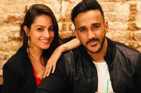 Hassanandani made her debut on television with kabhii sautan kabhii sahelii. Anita Hassanandani And Rohit Reddy Set Fitness Goals In This Bts Video