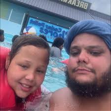 Terry Teal's Instagram, Twitter & Facebook