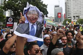 You can also turn on the gps to get accurate salah times for kuala lumpur, my. Thousands Of Muslims In Asia Protest Against Trump S Jerusalem Plan Arab News