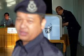 Update) GE14 early voting kicks-off for soldiers, police [NSTTV]