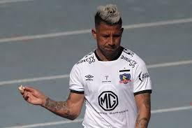 Colo colo is currently on the 5 place in the primera division table. Colo Colo Se Refiere A La Polemica De Leonardo Valencia Solicitaron Antecedentes Al Futbolista Y Esperaran Dictamen Judicial El Mostrador