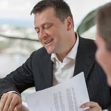 Frank Holder, el espía de la CIA que se pasó al 'consulting'