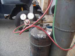 The operating pressure (we recommend in this class) of acetylene is 5 psi. Tools Oxy Acetylene Torch Gas Welder
