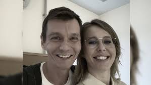 «зеркало», «один день ивана денисовича» и другие актерские работы, «в движении», «статский советник» и другие фильмы, брак с оксаной фандерой. Recidiv Raka Sobchak Napugala Snimkom Silno Sdavshego Yankovskogo Gazeta Ru