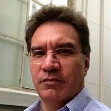 One feature I like is opening the external audio when we are talking. The  media continues to play. Is there a setting that stops the media and  resumes after the configured time?