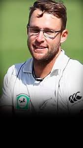 नजर का चश्मा लगाकर बल्लेबाजी करने वाले 5 बल्लेबाज