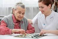 Resultado de imagen para "darle una vuelta" negocio cuidado ancianos