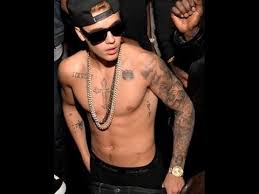 Justin bieber has a very interesting tattoo collection but what are they all? Justin Bieber Tattoos Youtube