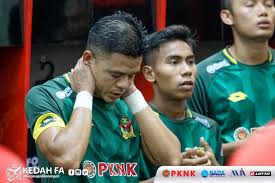 Olahraga ini mempunyai tujuan untuk memasukkan bola ke gawang lawan juga mempertahankan gawang sendiri. Belilah Rumah Nasihat Azmeer Yusof Kepada Pemain Bola Sepak Di Malaysia