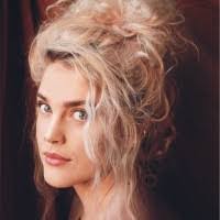 Heather Poppe's Instagram, Twitter & Facebook