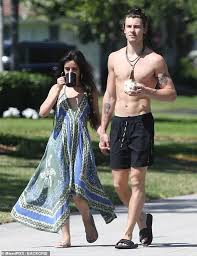 At the very least, singers camila cabello, 22, and shawn mendes, 21, are both vocally happy the other exists. Shawn Mendes Und Camila Cabello Einen Leidenschaftlichen Kuss Teilen In Miami Aktuelle Boulevard Nachrichten Und Fotogalerien Zu Stars Sternchen