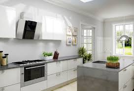 White gloss handleless doors kitchen. 17 White And Simple High Gloss Kitchen Designs Home Design Lover