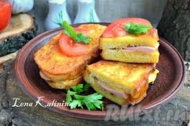 горячие бутерброды с колбасой сыром и яйцом на сковороде Recept Goryachih Buterbrodov S Kolbasoj I Syrom Recept Idei Dlya Blyud Kulinariya I Buterbrody