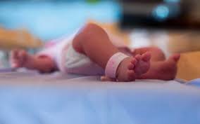 El síndrome de muerte súbita del lactante (smsl) se define como la muerte repentina e inesperada de un niño menor de un año aparentemente sano. Spp Explica Como Prevenir Sindrome De Morte Subita Do Lactente
