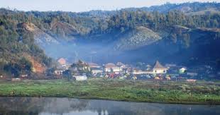 Dengan ketinggian tersebut, lokasi di wisata selorejo yaitu nama suatu waduk atau bendungan yang terletak di kecamatan ngantang, yang mana lokasinya adalah bagian barat dari. Waduk Selorejo Berwisata Sambil Bersantai Di Perahu Wisata Tempat Me