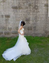 Halblange geraffte ärmel, die mit dezenten knopfdetails versehen sind. Brautkleid San Patrick Gebraucht Top Zustand Brautkleid Kleinanzeigen De