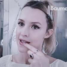 Hannah Steinfeld's Instagram, Twitter & Facebook