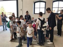 Unweit des reitstalls hat das paar vor wenigen jahren auch ein haus gebaut. Im Stall Mit Nationalspieler Thomas Muller Bw Agrar Online Landwirtschaftliche Informationen Fur Baden Wurttemberg