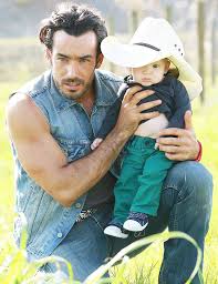 La historia es protagonizada por aarón díaz y ana lorena sánchez, y cuenta además con la participación antagónica de sonya smith y fabían ríos.¡lean la sinopsis. Epingle Sur Arturo Et Sofia