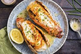 Queues De Homard Et Sauce Au Citron