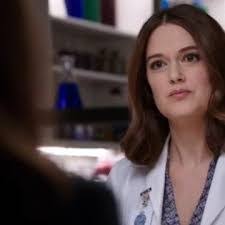 Lauren Eames's Instagram, Twitter & Facebook