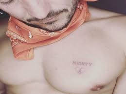 Orlando jonathan blanchard copeland bloom (born 13 january 1977) is an english actor. Orlando Bloom Mourns His Dog S Demise With A New Tattoo Entertainment