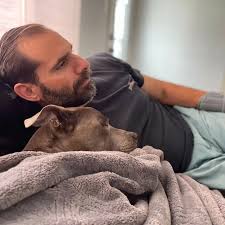 On March 12th, Vanessa and Nick fulfilled their promise to Frosted Face  Paris after battling Lymphoma. "First we'd like to thank the Family Support  Specialists for all the support they provided. When