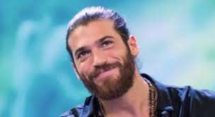 Oggi sono qui con un nuovo video che vede come protagonista can yaman , il. Can Yaman Rivelazione A Verissimo Abbandona La Carriera