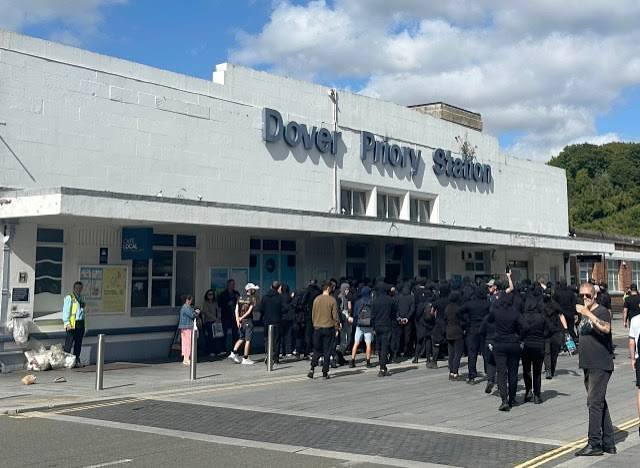 Masked men block roads into Dover port in England in apparent anti-immigrant protest | WJTV