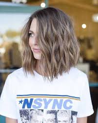 A list of cute medium length hairstyles would not be complete without this easy to make and very fast idea. Medium Length Hair Styles