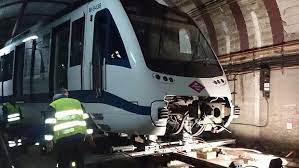 La derecha aplastó a la izquierda en las elecciones autonómicas de madrid, con una victoria contundente de la candidata del. El Descarrilamiento De Un Convoy De Metro Que Dejo Sin Servicio La Linea 12 Durante Doce Horas