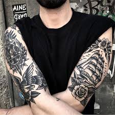 Healed By Samuelebriganti Boldwillholdfirenze Tattooshop Florence Boldwillhold Tradit Traditional Style Tattoo Traditional Tattoo Black And White Tattoos