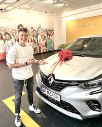 Want your name, logo or link here ? Facebook