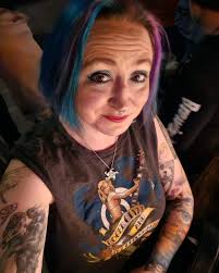 Are there other pagan individuals in the Des Moines, Iowa area interested  in get-togethers or meetings?